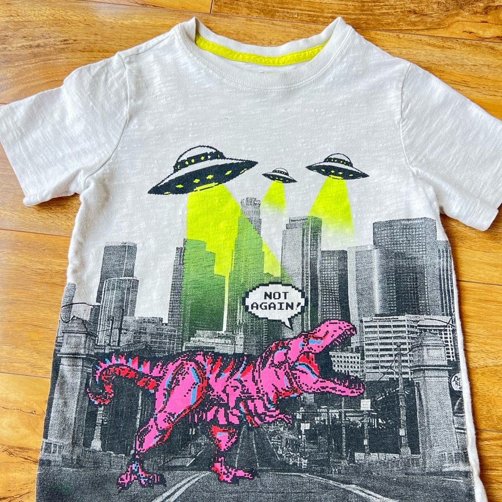 Vintage OshKosh B'gosh  Vintage  Graphic Dinosaur kids Short Sleeve Tee size 6